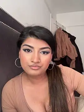 naughtywhisper784 online show from May 24, 2026, 5:57 pm