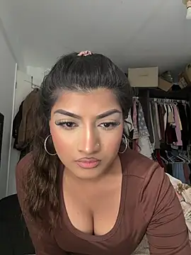 naughtywhisper784 online show from May 26, 2026, 10:24 am