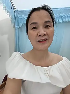 Snapshot of Lye_lovely chatting on June 11, 2026, 2:47 pm Lye lovely online show from June 11, 2026, 2:47 pm