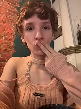Snapshot of Liya__Love chatting on May 25, 2026, 10:47 am Liya Love online show from May 25, 2026, 10:47 am