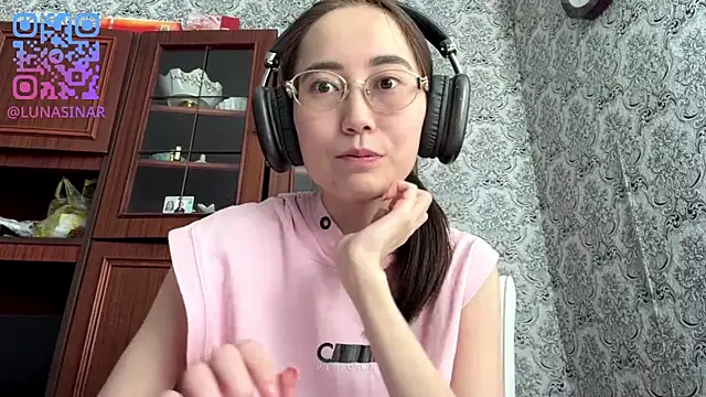 Snapshot of VickieTrudo chatting on June 12, 2026, 4:32 am VickieTrudo online show from June 12, 2026, 4:32 am