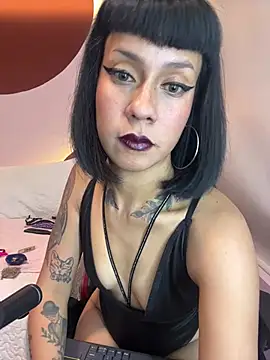 Snapshot of Valkiriia_wiine chatting on June 4, 2026, 2:49 am Valkiriia wiine online show from June 4, 2026, 2:49 am