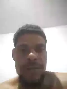 Snapshot of Adrianofei chatting on May 21, 2026, 10:51 pm Adrianofei online show from May 21, 2026, 10:51 pm