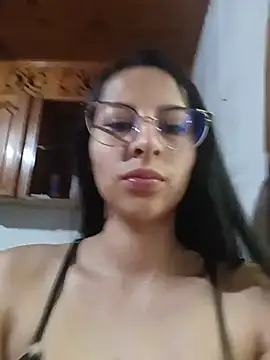 Snapshot of charlotte_collins2_ chatting on June 27, 2026, 2:28 am charlotte collins2 online show from June 27, 2026, 2:28 am