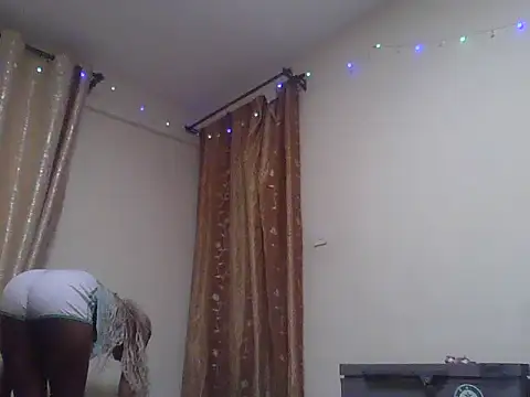Snapshot of Cutezipora chatting on July 5, 2026, 12:12 pm Cutezipora online show from July 5, 2026, 12:12 pm