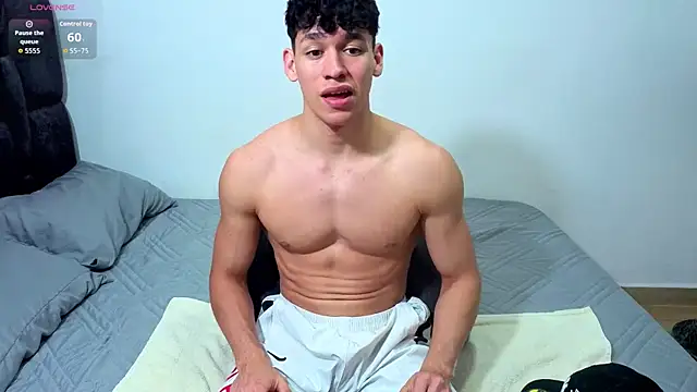Snapshot of Luke_Muscle chatting on July 9, 2026, 1:28 am Luke Muscle online show from July 9, 2026, 1:28 am
