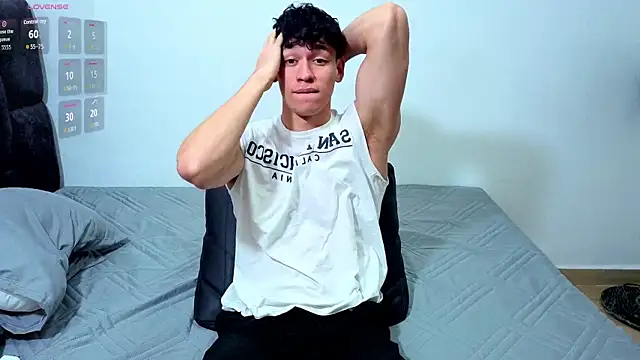 Snapshot of Luke_Muscle chatting on July 4, 2026, 11:09 pm Luke Muscle online show from July 4, 2026, 11:09 pm