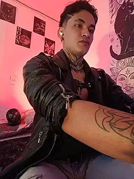 Snapshot of AlecBanne_ chatting on July 12, 2026, 6:53 pm AlecBanne online show from July 12, 2026, 6:53 pm