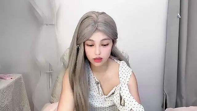 jiangjiang2005 online show from June 25, 2026, 11:59 am