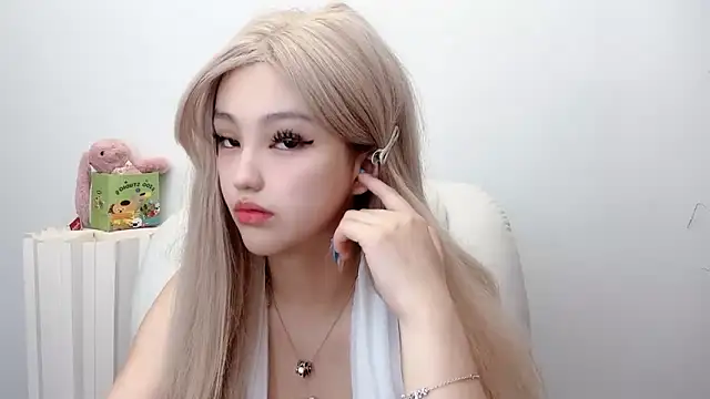 jiangjiang2005 online show from June 16, 2026, 5:46 pm