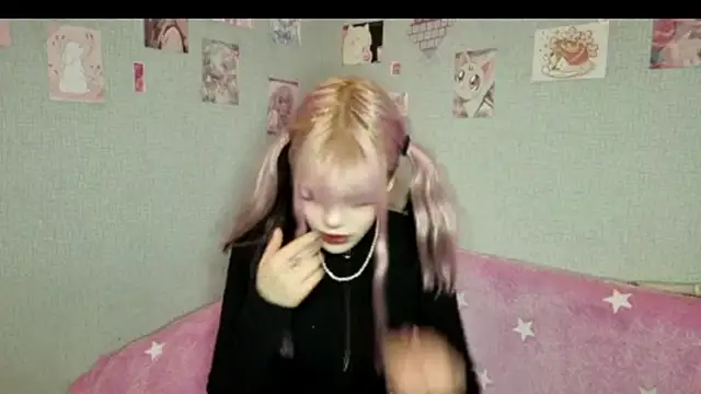 Snapshot of VelvetAlice chatting on June 19, 2026, 8:36 pm VelvetAlice online show from June 19, 2026, 8:36 pm