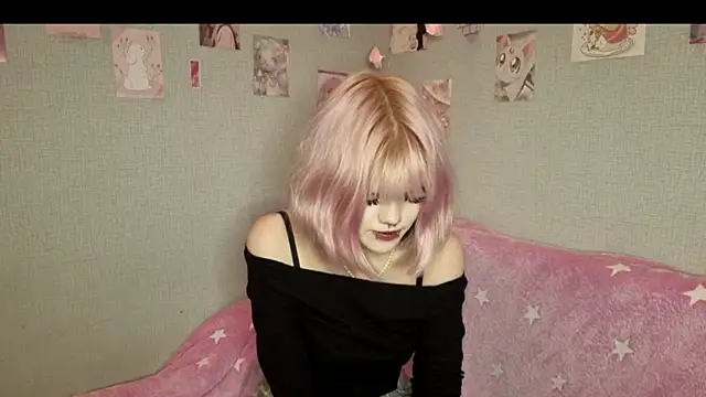Snapshot of VelvetAlice chatting on June 24, 2026, 8:50 pm VelvetAlice online show from June 24, 2026, 8:50 pm