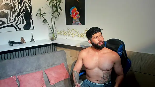 Snapshot of RikyAaron chatting on June 23, 2026, 1:03 am RikyAaron online show from June 23, 2026, 1:03 am