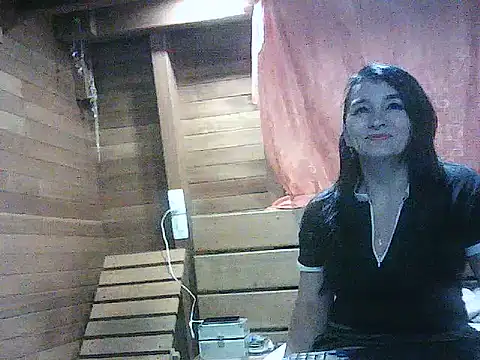 Snapshot of Anlly_garcia002 chatting on June 10, 2026, 6:03 am Anlly garcia002 online show from June 10, 2026, 6:03 am