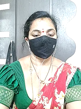 Snapshot of Leela_555 chatting on June 19, 2026, 12:11 pm Leela 555 online show from June 19, 2026, 12:11 pm