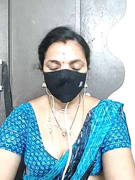 Snapshot of Leela_555 chatting on June 24, 2026, 11:09 am Leela 555 online show from June 24, 2026, 11:09 am