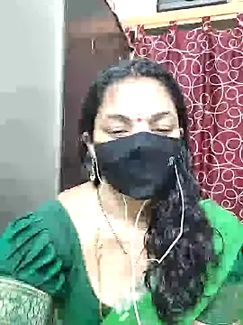 Snapshot of Leela_555 chatting on July 4, 2026, 5:25 am Leela 555 online show from July 4, 2026, 5:25 am