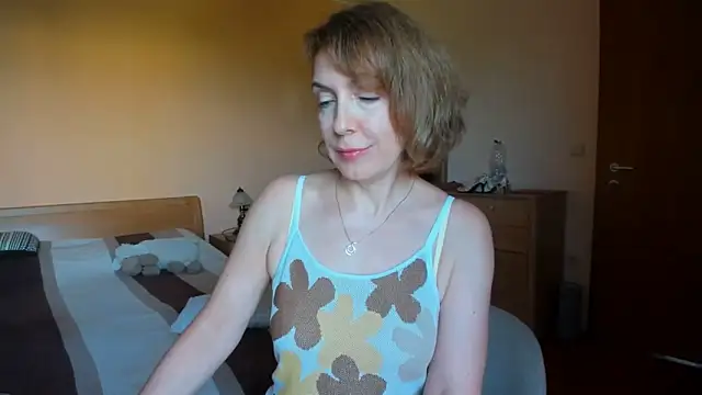 Snapshot of SummerLiza chatting on June 18, 2026, 3:28 pm SummerLiza online show from June 18, 2026, 3:28 pm