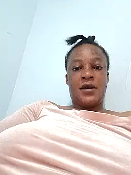 Snapshot of QueenLave chatting on May 23, 2026, 2:16 pm QueenLave online show from May 23, 2026, 2:16 pm