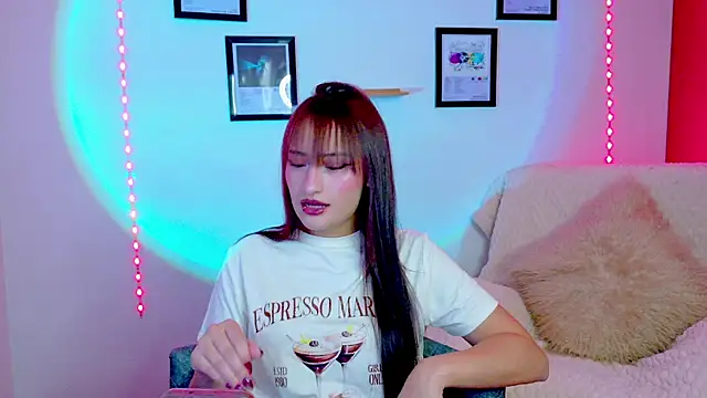 Snapshot of Natha_Ramirez chatting on June 4, 2026, 12:37 am Natha Ramirez online show from June 4, 2026, 12:37 am