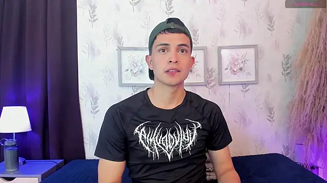 Snapshot of willy_diamond chatting on July 14, 2026, 8:26 pm willy diamond online show from July 14, 2026, 8:26 pm