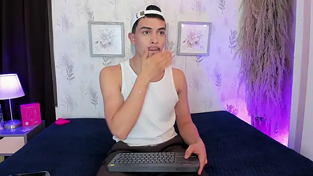 Snapshot of willy_diamond chatting on June 9, 2026, 7:48 pm willy diamond online show from June 9, 2026, 7:48 pm