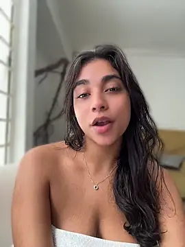 Snapshot of BellaRicciX_X chatting on May 24, 2026, 4:29 pm BellaRicciX X online show from May 24, 2026, 4:29 pm