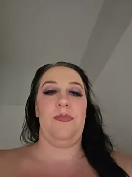 Snapshot of CreamVixen chatting on May 26, 2026, 5:05 am CreamVixen online show from May 26, 2026, 5:05 am