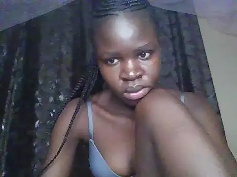 Snapshot of small_diva chatting on June 28, 2026, 6:58 pm small diva online show from June 28, 2026, 6:58 pm