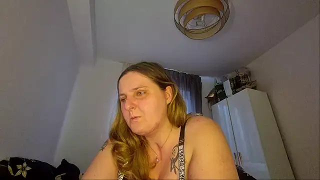 Snapshot of JessicaBake chatting on June 15, 2026, 4:06 pm JessicaBake online show from June 15, 2026, 4:06 pm
