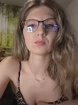 Snapshot of Selena_Rosse chatting on June 14, 2026, 9:38 pm Selena Rosse online show from June 14, 2026, 9:38 pm