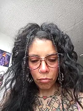 SweetVenomMilf online show from June 5, 2026, 12:00 pm