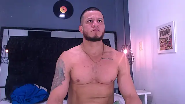 Snapshot of Maximiliano_Stronge chatting on June 16, 2026, 5:02 pm Maximiliano Stronge online show from June 16, 2026, 5:02 pm