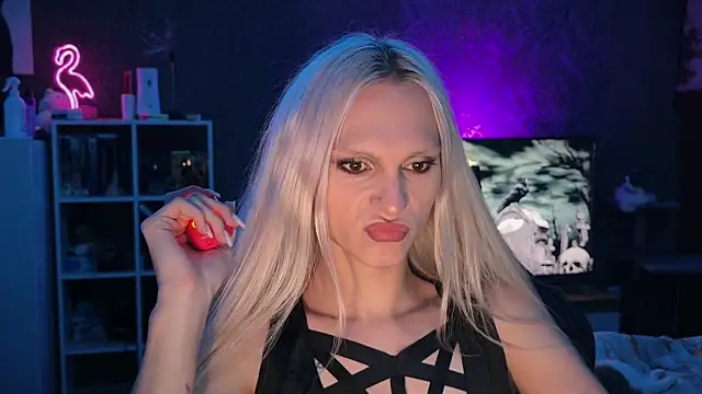 Snapshot of sindLy chatting on June 18, 2026, 8:47 pm sindLy online show from June 18, 2026, 8:47 pm