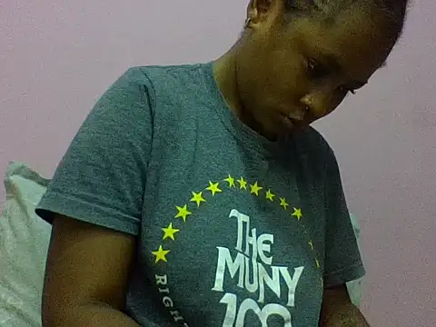 Snapshot of Prettydoll2 chatting on June 19, 2026, 1:11 am Prettydoll2 online show from June 19, 2026, 1:11 am