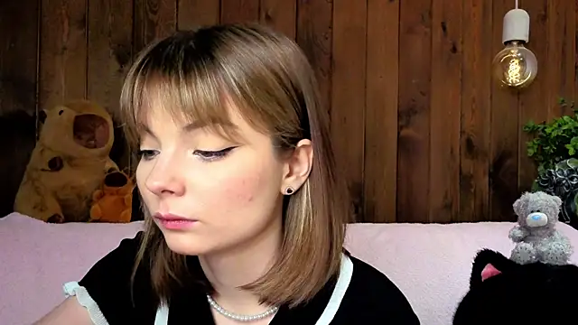 Snapshot of IvoryPesante chatting on June 13, 2026, 7:56 pm IvoryPesante online show from June 13, 2026, 7:56 pm