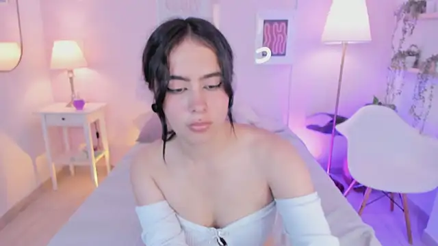 Snapshot of Kimdyy_ chatting on June 22, 2026, 7:33 pm Kimdyy online show from June 22, 2026, 7:33 pm