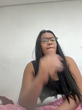 Snapshot of Eumileninha chatting on May 29, 2026, 5:08 pm Eumileninha online show from May 29, 2026, 5:08 pm
