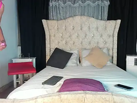 aura sterling online show from June 8, 2026, 11:00 am
