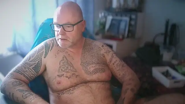Tattooed Dilf 01 online show from May 31, 2026, 8:53 am