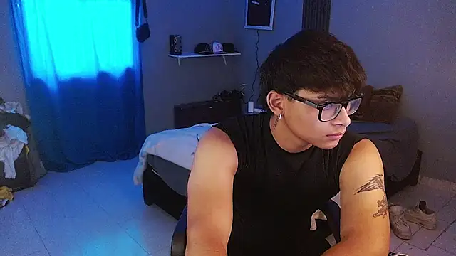 Snapshot of Mr_yisuzz chatting on July 15, 2026, 11:50 am Mr yisuzz online show from July 15, 2026, 11:50 am
