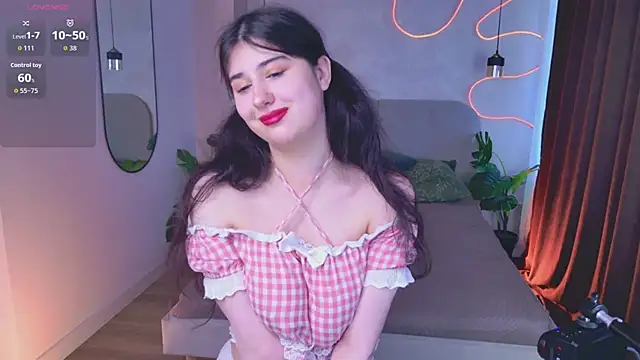 Lyra Skye  online show from May 26, 2026, 6:55 am