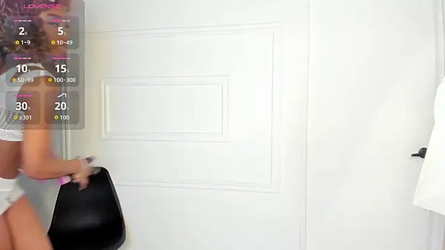 Snapshot of emmaalennox__ chatting on June 4, 2026, 7:29 pm emmaalennox online show from June 4, 2026, 7:29 pm