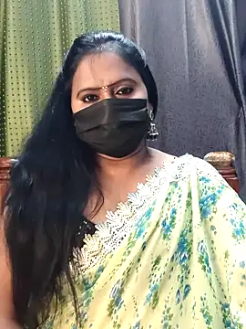Snapshot of Meera_mia chatting on June 4, 2026, 6:45 pm Meera mia online show from June 4, 2026, 6:45 pm