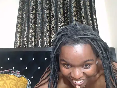 Snapshot of ebonyempress25 chatting on June 12, 2026, 4:21 am ebonyempress25 online show from June 12, 2026, 4:21 am
