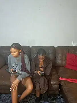 Snapshot of Littletee001 chatting on June 12, 2026, 4:10 am Littletee001 online show from June 12, 2026, 4:10 am