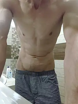 Snapshot of Nakedfanboy chatting on July 21, 2026, 2:29 pm Nakedfanboy online show from July 21, 2026, 2:29 pm