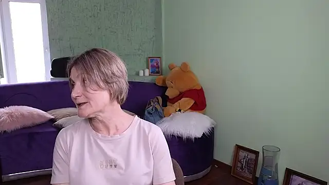 Snapshot of Mabel_Magic chatting on May 27, 2026, 5:37 am Mabel Magic online show from May 27, 2026, 5:37 am
