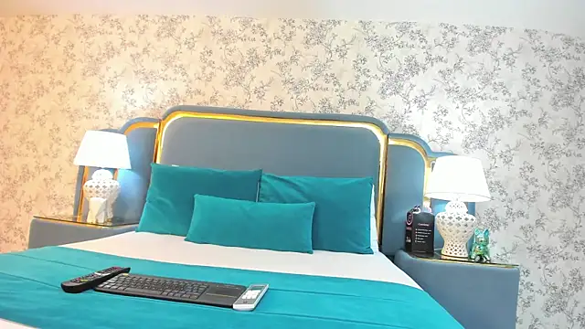 MaddisonMartins online show from June 25, 2026, 7:19 pm