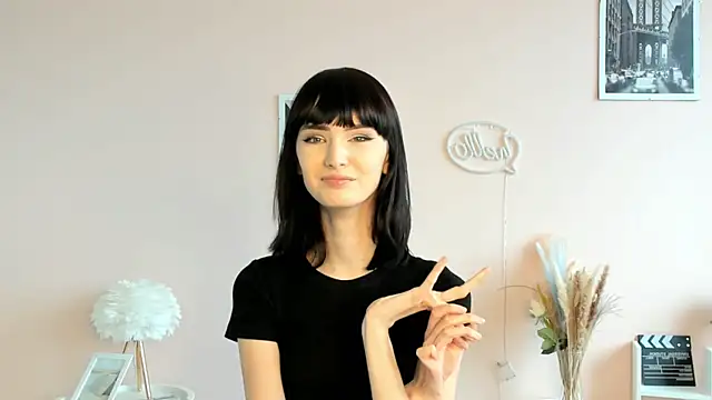 HelgaMagliulo online show from May 26, 2026, 8:01 am